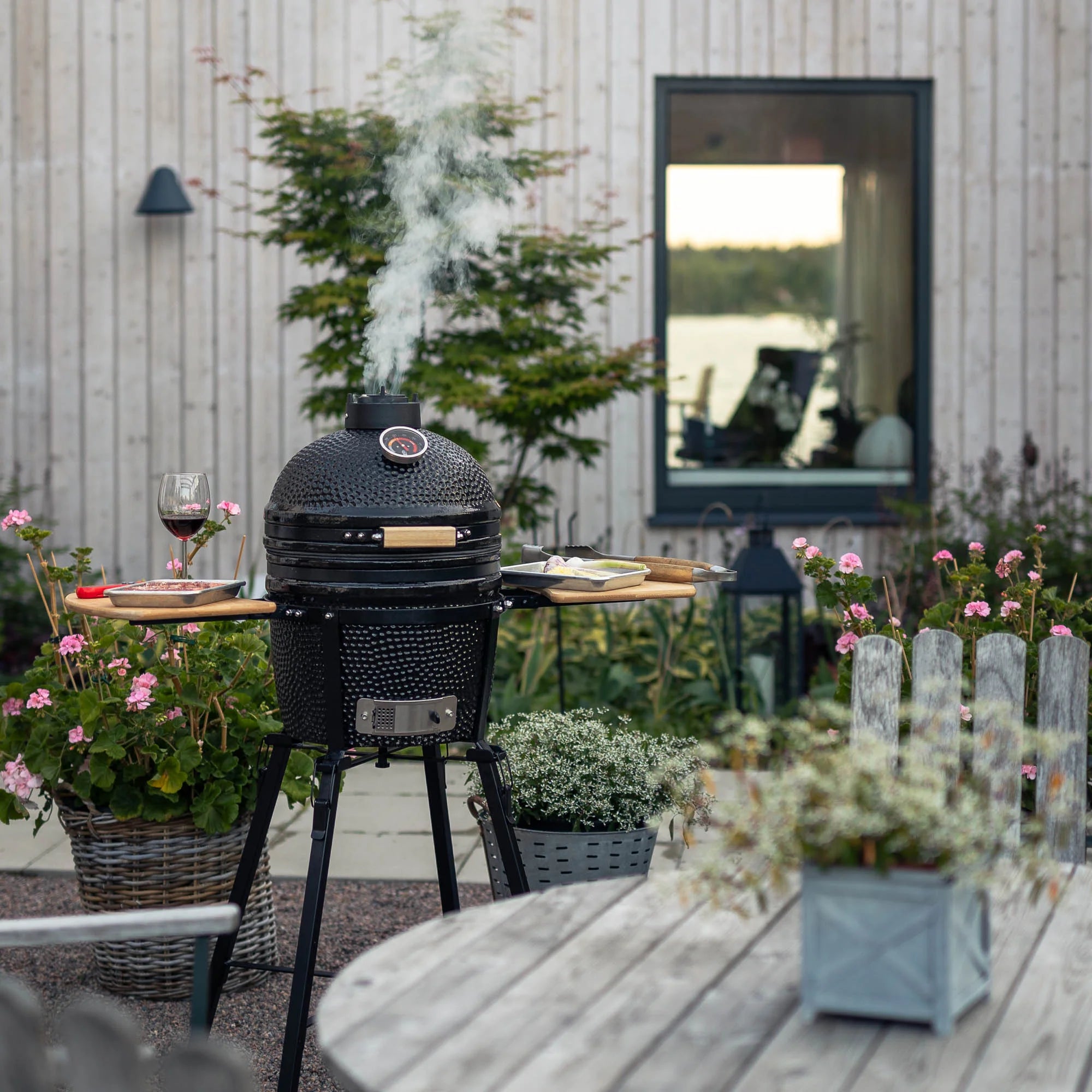 Sidobord för Kamado Sumo JR med fästen